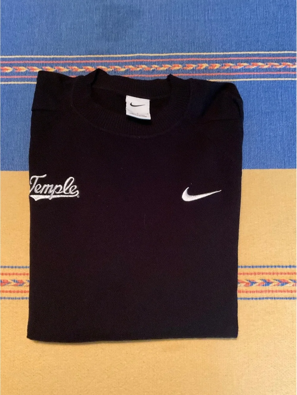Nike Temple  Sweater Black Long Sleeve Lg.